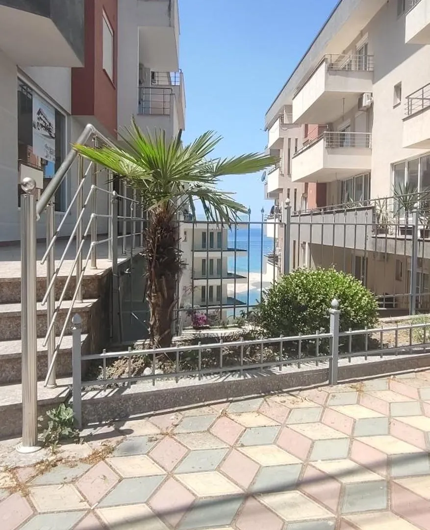 Saranda Xhulial 3 Apartment 0*,